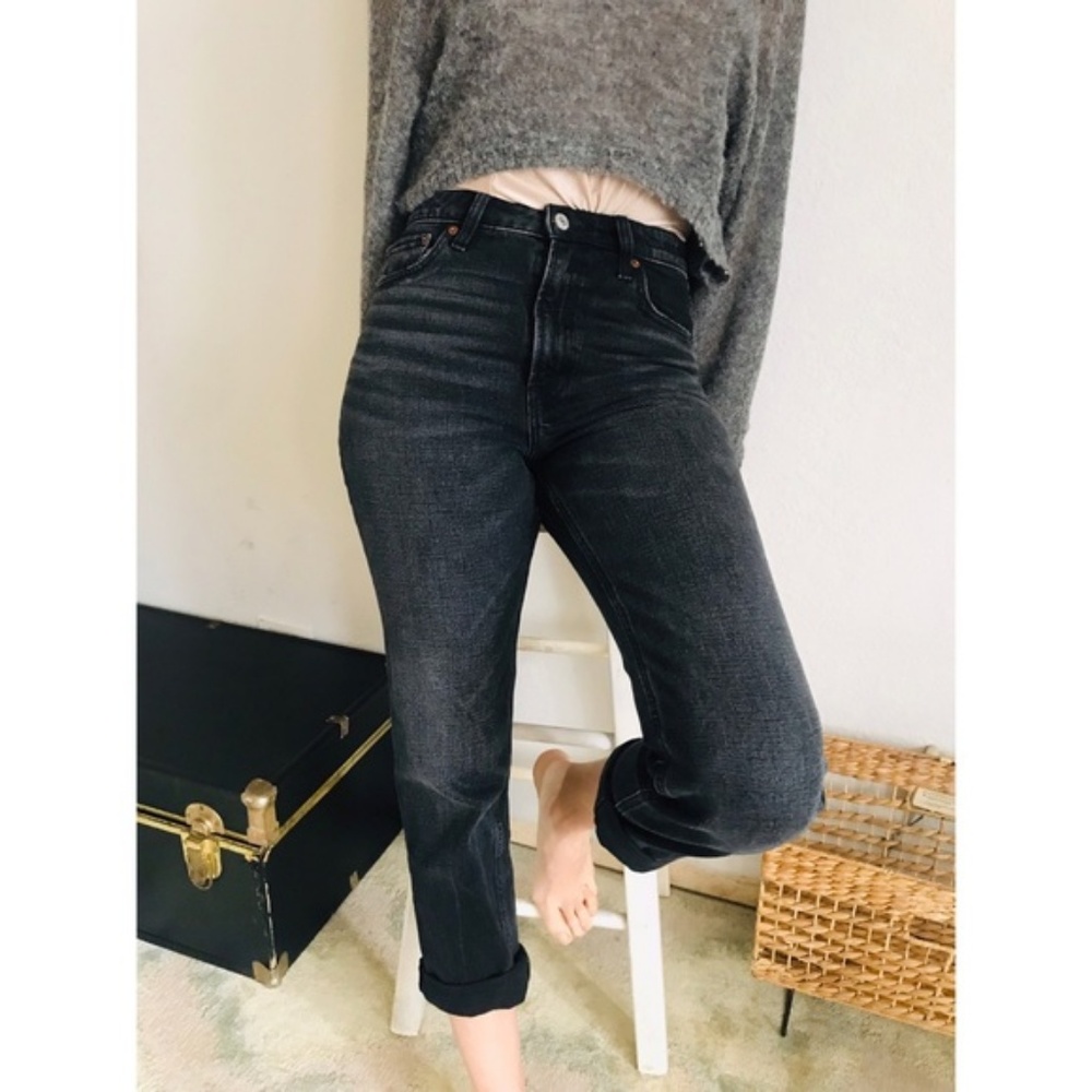 Abercrombie Dark Wash Jeans. 🔵🔵